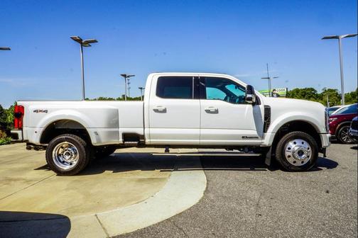 Star White Metallic Tri-Coat 2025 Ford F-450 Platinum