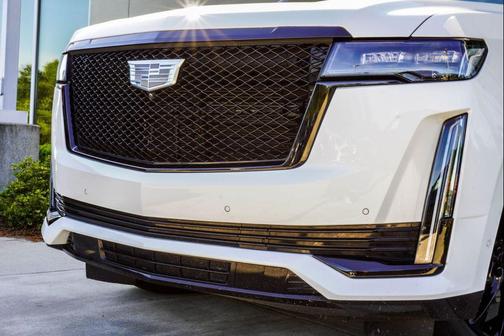 Crystal White Tricoat 2024 Cadillac Escalade ESV Sport Platinum