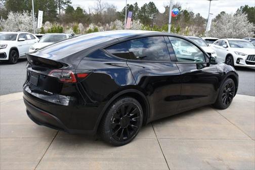 2022 Tesla Model Y Long Range Dual Motor All-Wheel Drive