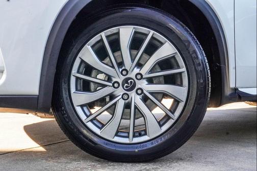 2023 INFINITI QX50 LUXE AWD