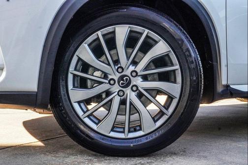 2023 INFINITI QX50 LUXE AWD