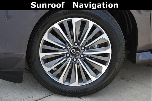 2025 INFINITI QX80 Luxe