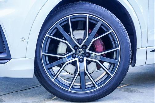 2020 Audi Q8 55 Premium Plus