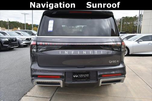 2025 INFINITI QX80 Luxe
