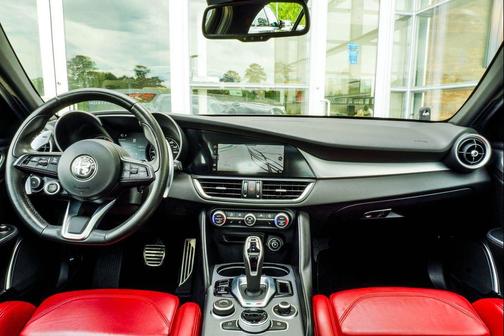 Vulcano Black Metallic 2023 Alfa Romeo Giulia Veloce AWD