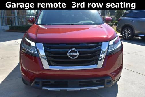 2023 Nissan Pathfinder Platinum FWD