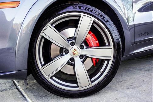 2021 Porsche Cayenne GTS
