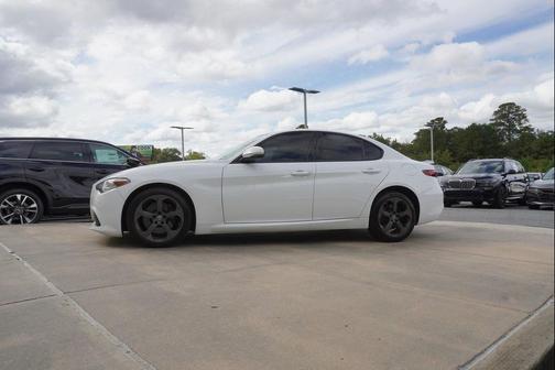 2018 Alfa Romeo Giulia Base