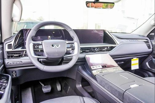 2026 INFINITI QX80 Luxe