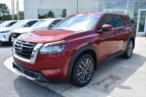 2022 Nissan Pathfinder SL 2WD