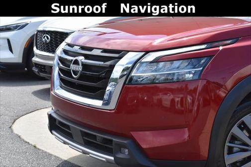 2022 Nissan Pathfinder SL 2WD