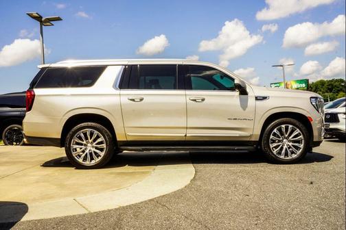 Pearl Beige Metallic 2021 GMC Yukon XL Denali