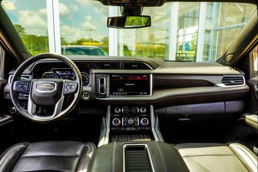 Pearl Beige Metallic 2021 GMC Yukon XL Denali
