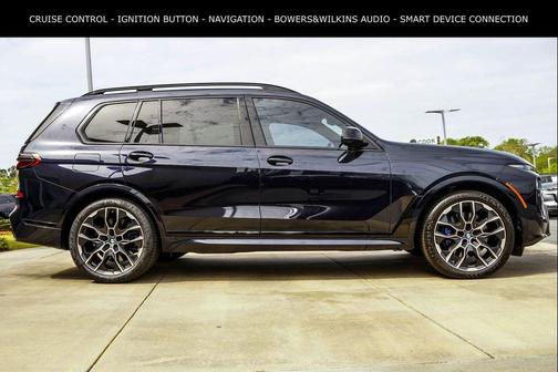 Carbon Black Metallic 2024 BMW X7 M60i