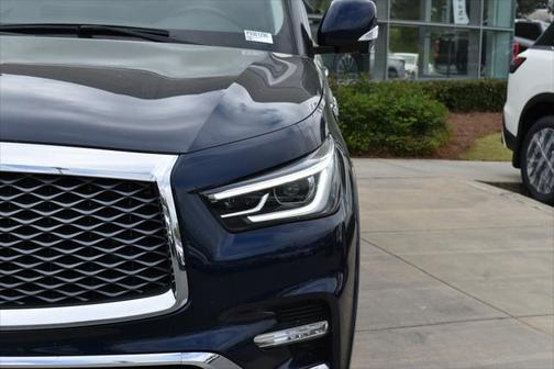 2023 INFINITI QX80 Luxe