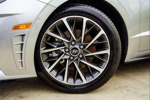 2020 Hyundai SONATA Limited