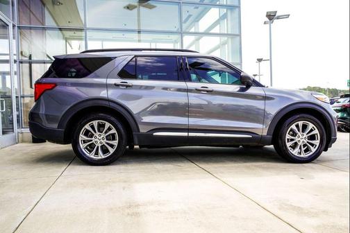 Carbonized Gray Metallic 2022 Ford Explorer XLT