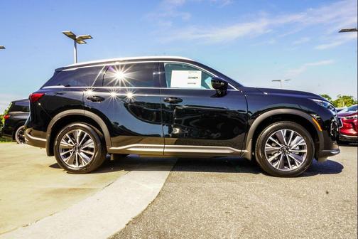 Mineral Black 2027 INFINITI QX60 LUXE FWD