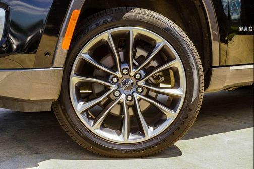Diamond Black Crystal Pearlcoat 2022 Jeep Wagoneer Series III 4x4