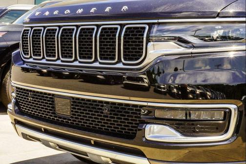 Diamond Black Crystal Pearlcoat 2022 Jeep Wagoneer Series III 4x4