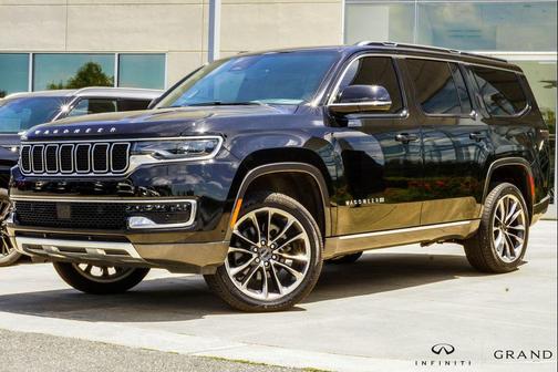Diamond Black Crystal Pearlcoat 2022 Jeep Wagoneer Series III 4x4