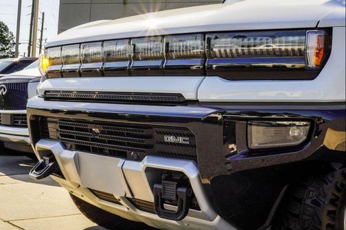 Interstellar White 2023 GMC HUMMER EV Pickup 3X