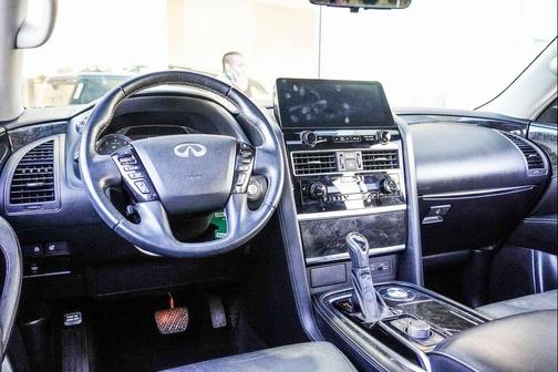 2022 INFINITI QX80 Luxe