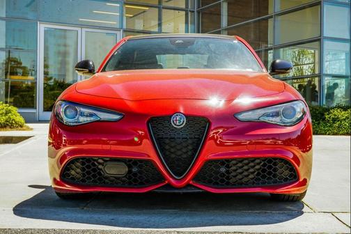 Alfa Rosso 2022 Alfa Romeo Giulia Ti