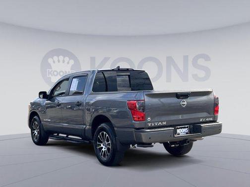 2024 Nissan Titan SV