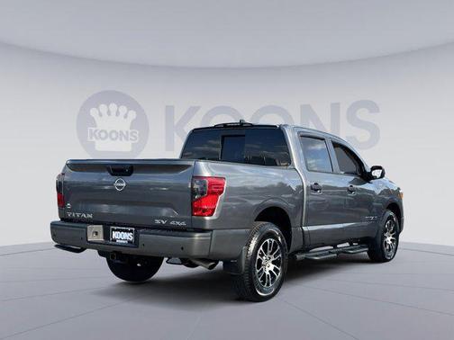 2024 Nissan Titan SV