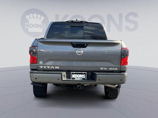 2024 Nissan Titan SV