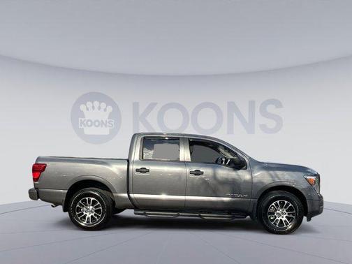 2024 Nissan Titan SV