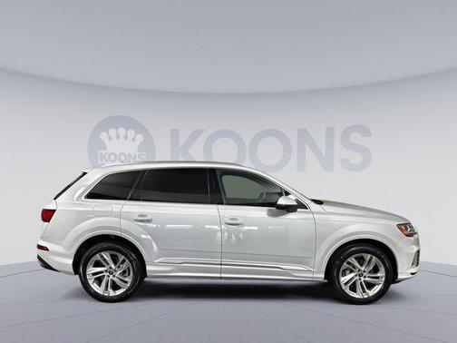 2022 Audi Q7 45 Premium Plus