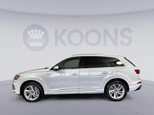 2022 Audi Q7 45 Premium Plus