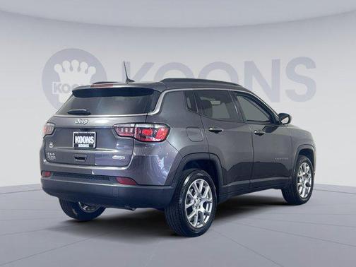 2022 Jeep Compass Latitude Lux