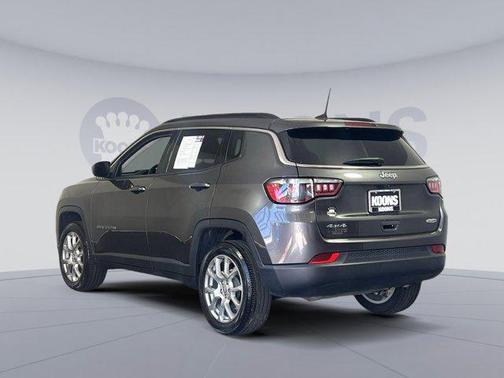 2022 Jeep Compass Latitude Lux