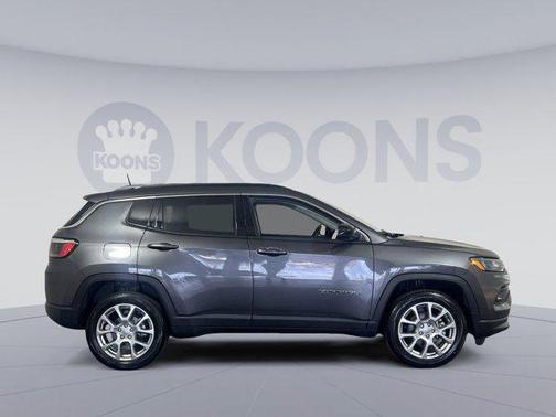 2022 Jeep Compass Latitude Lux
