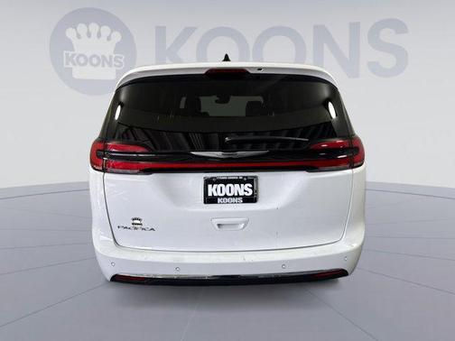 2025 Chrysler Pacifica L