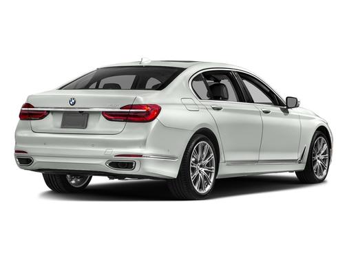Alpine White 2018 BMW 740 xDrive