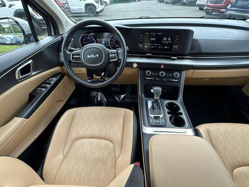 2023 Kia Carnival LX