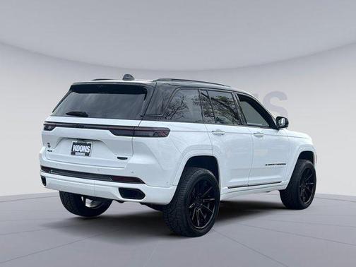 2023 Jeep Grand Cherokee Summit