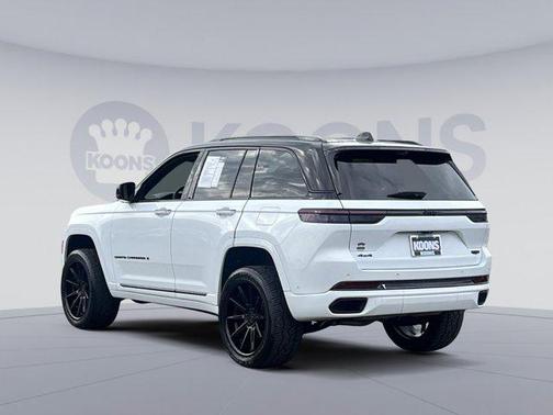 2023 Jeep Grand Cherokee Summit