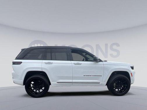 2023 Jeep Grand Cherokee Summit