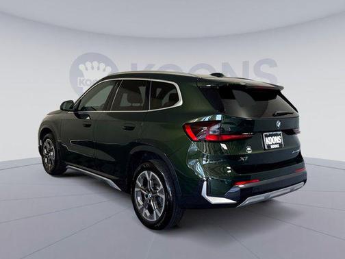 San Remo Green Metallic 2025 BMW X1 xDrive28i