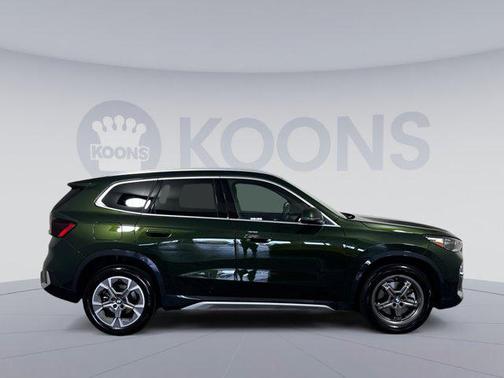 San Remo Green Metallic 2025 BMW X1 xDrive28i