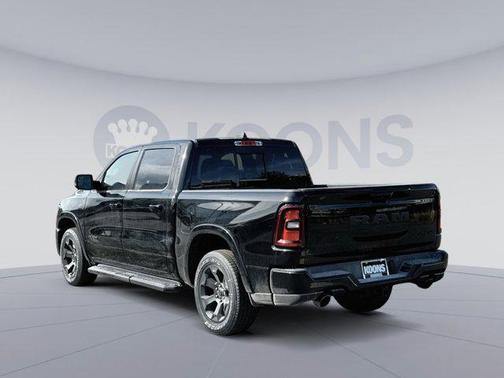 Diamond Black Crystal Pearlcoat 2026 RAM 1500 Big Horn/Lone Star