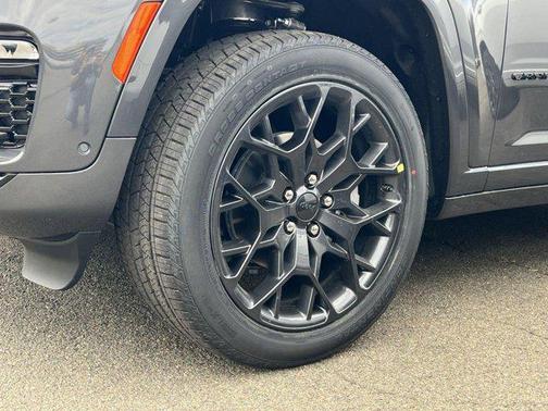 2025 Jeep Grand Cherokee Summit