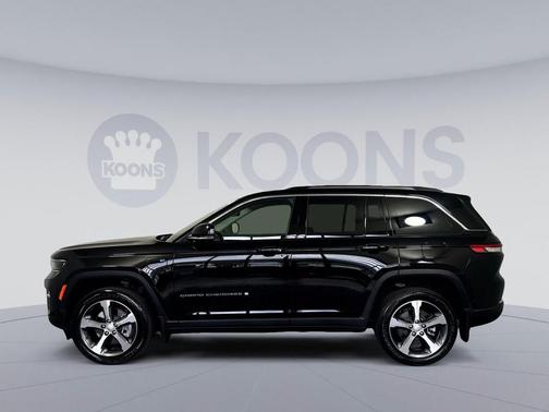 Diamond Black Crystal Pearlcoat 2022 Jeep Grand Cherokee 4xe Base