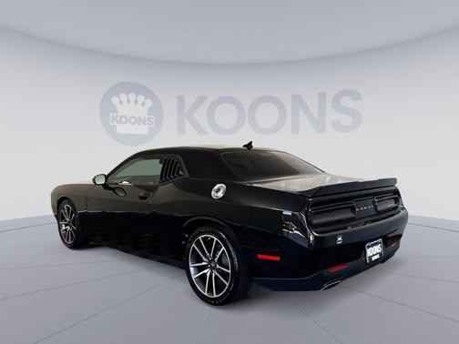 Pitch Black Clearcoat 2023 Dodge Challenger GT