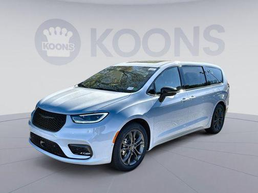 2026 Chrysler Pacifica L